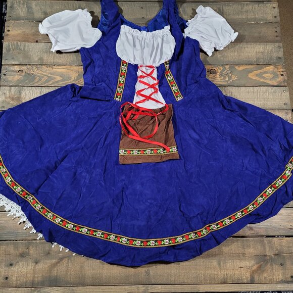 Oktoberfest Dirndl Dress - Picture 2 of 4